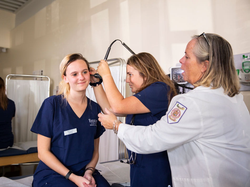 Endicott nursing students in a lab