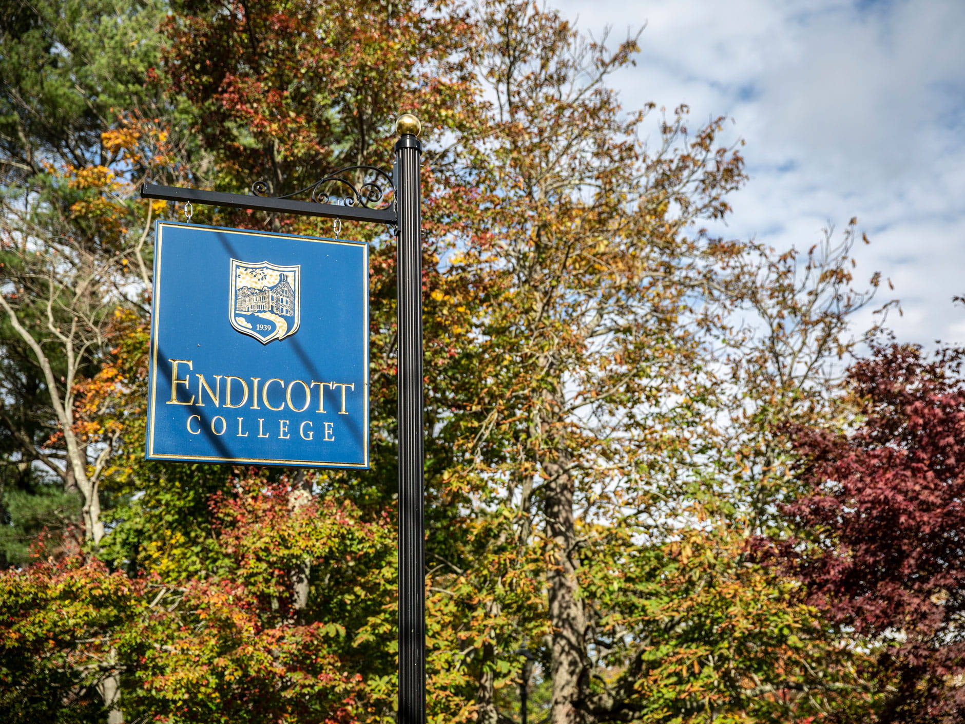 Endicott College sign