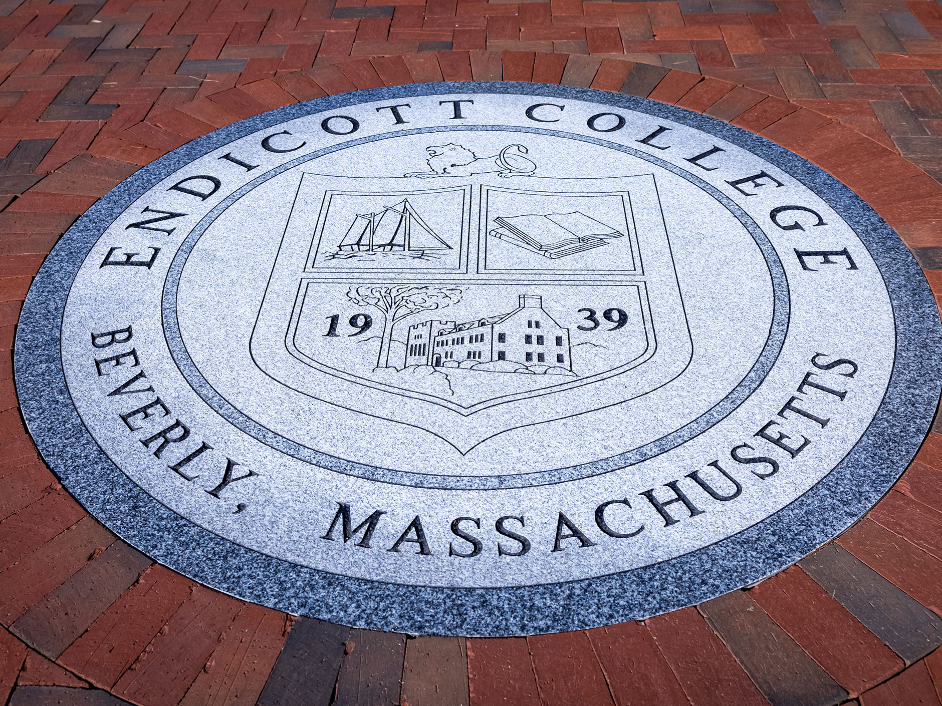 Endicott College seal