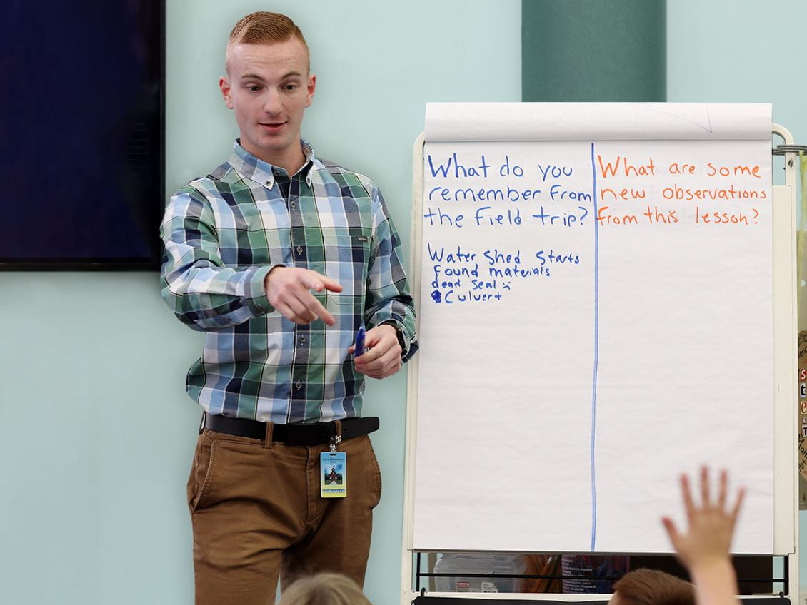 Endicott College alumnus Rob Ackerman ’20 M’21 has been named a finalist for the 2023 Wasabi Fenway Bowl Honor Roll, a charitable program focused on recognizing and thanking educators who have gone above and beyond to support their students and respective communities. 