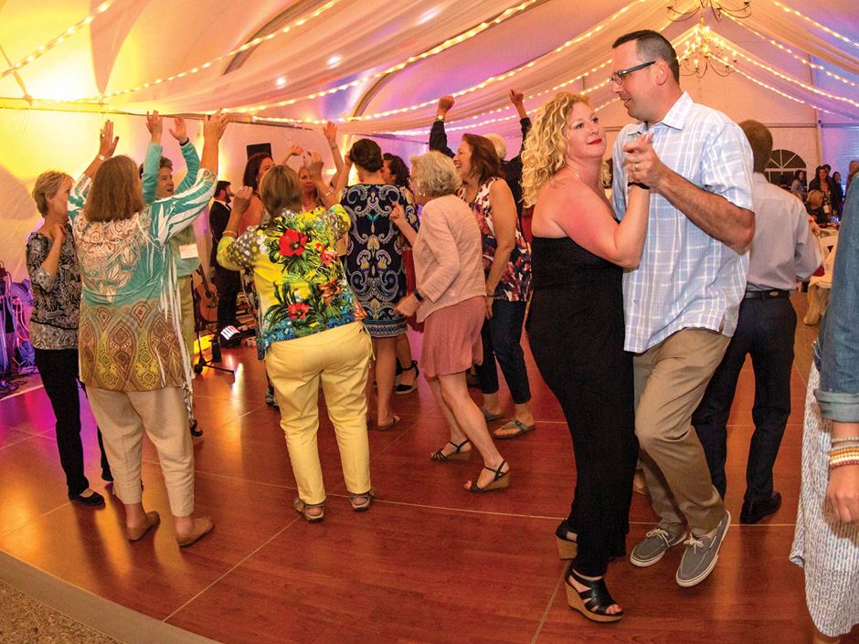 Reunion gathering image hero