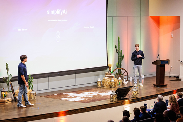 simplifyAi presentation at Spark Tank
