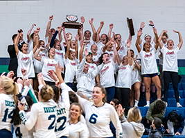 Endicott team celebrates CCC title during women's volleyball game