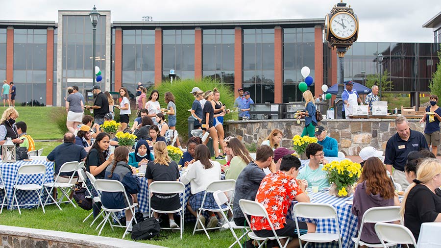 Things You Need for College MoveIn Endicott College