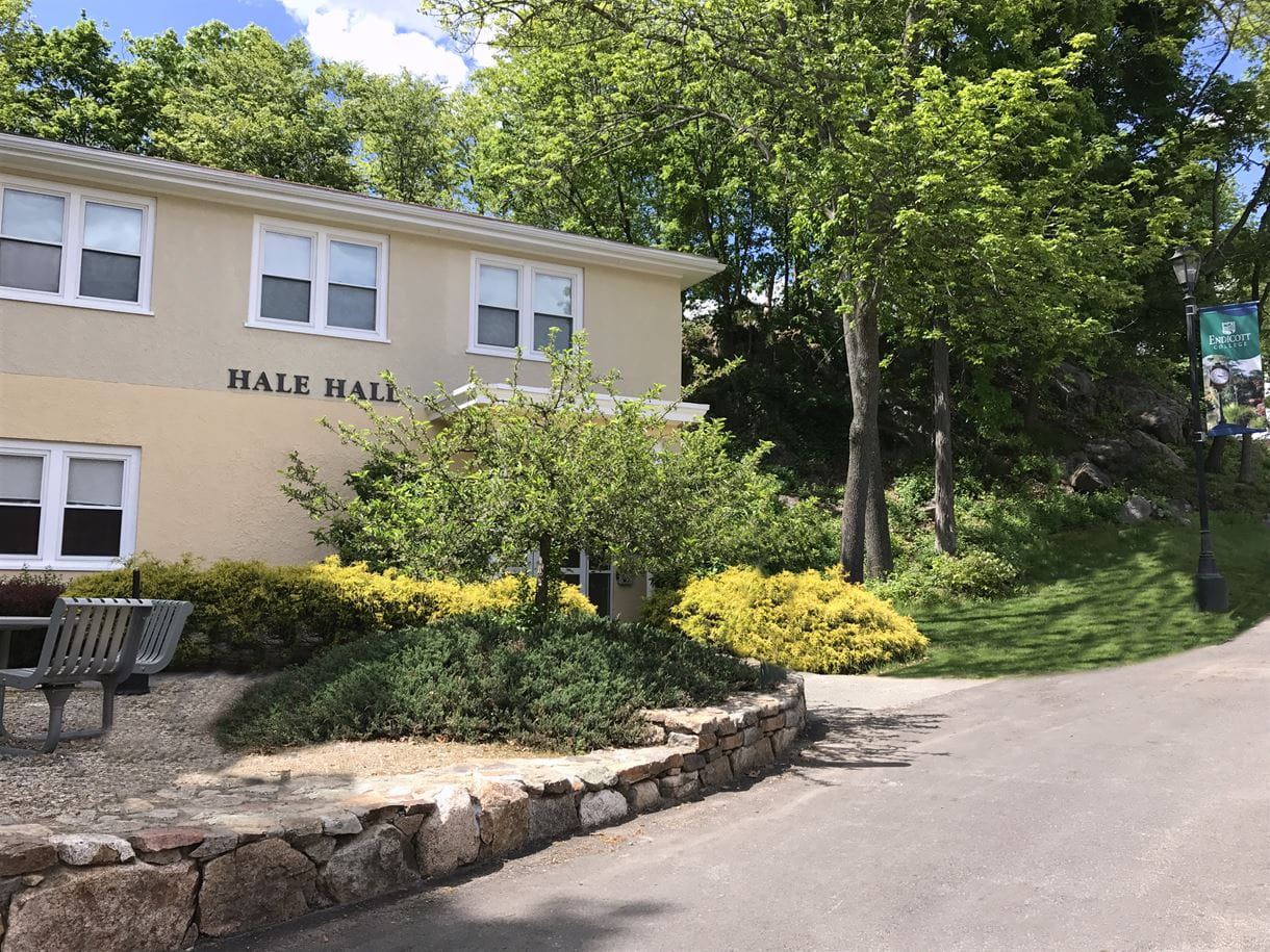 Housing Options Residence Halls & Houses Endicott College